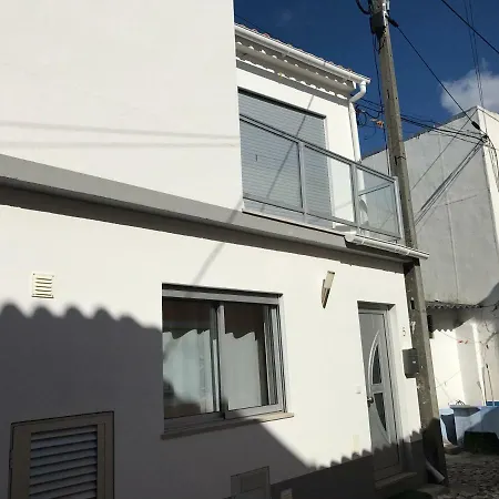 Loft-entre A E O Campo بيت للعطل