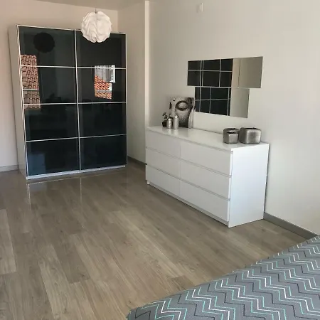 Loft-entre A E O Campo بيت للعطل نازاريه